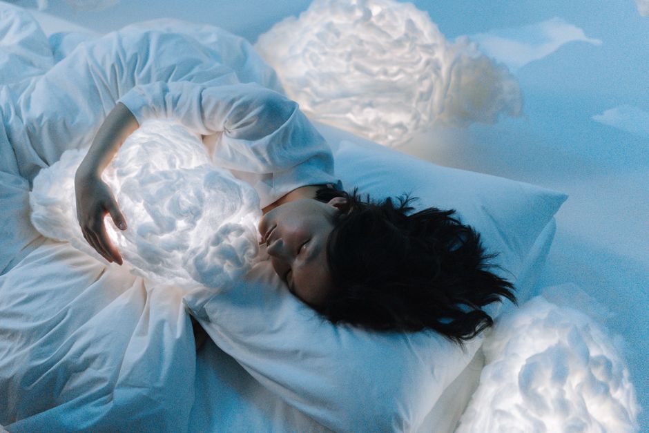 The Discovery of REM Sleep and How It Changed Our Understanding of Dreaming